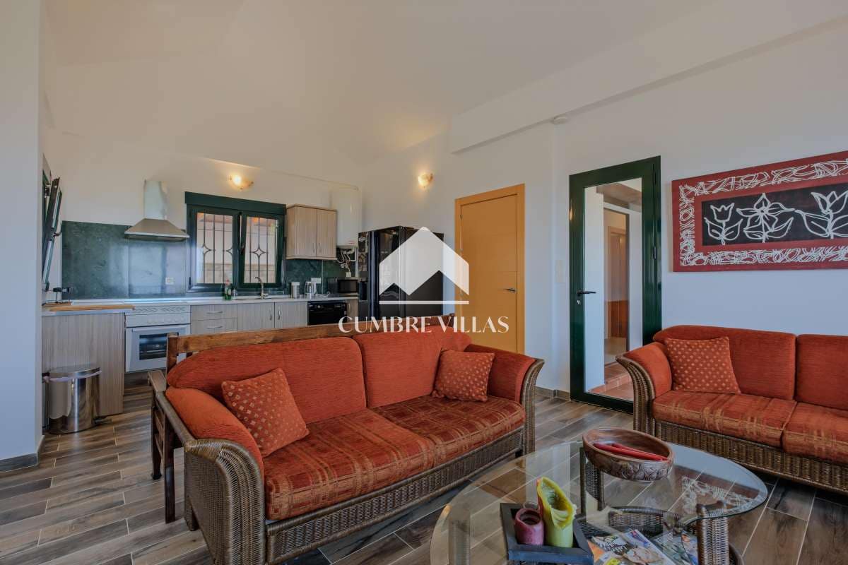 2 bedroom Villa for sale in Almunecar with pool - € 745,000 (Ref: 9694529)