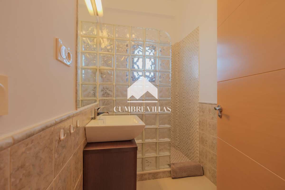 2 bedroom Villa for sale in Almunecar with pool - € 745,000 (Ref: 9694529)