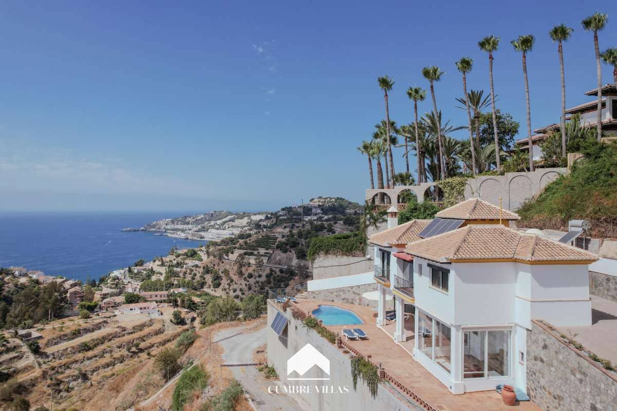 2 bedroom Villa for sale in Almunecar with pool - € 745,000 (Ref: 9694529)