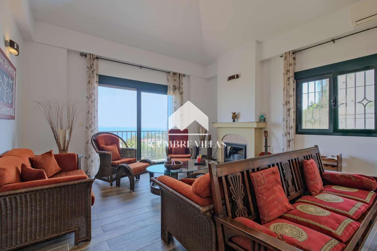 2 bedroom Villa for sale in Almunecar with pool - € 745,000 (Ref: 9694529)