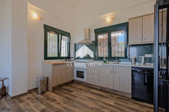 3 sovrum Villa till salu i Almuñécar med pool garage - 745 000 € (Ref: 9694529)