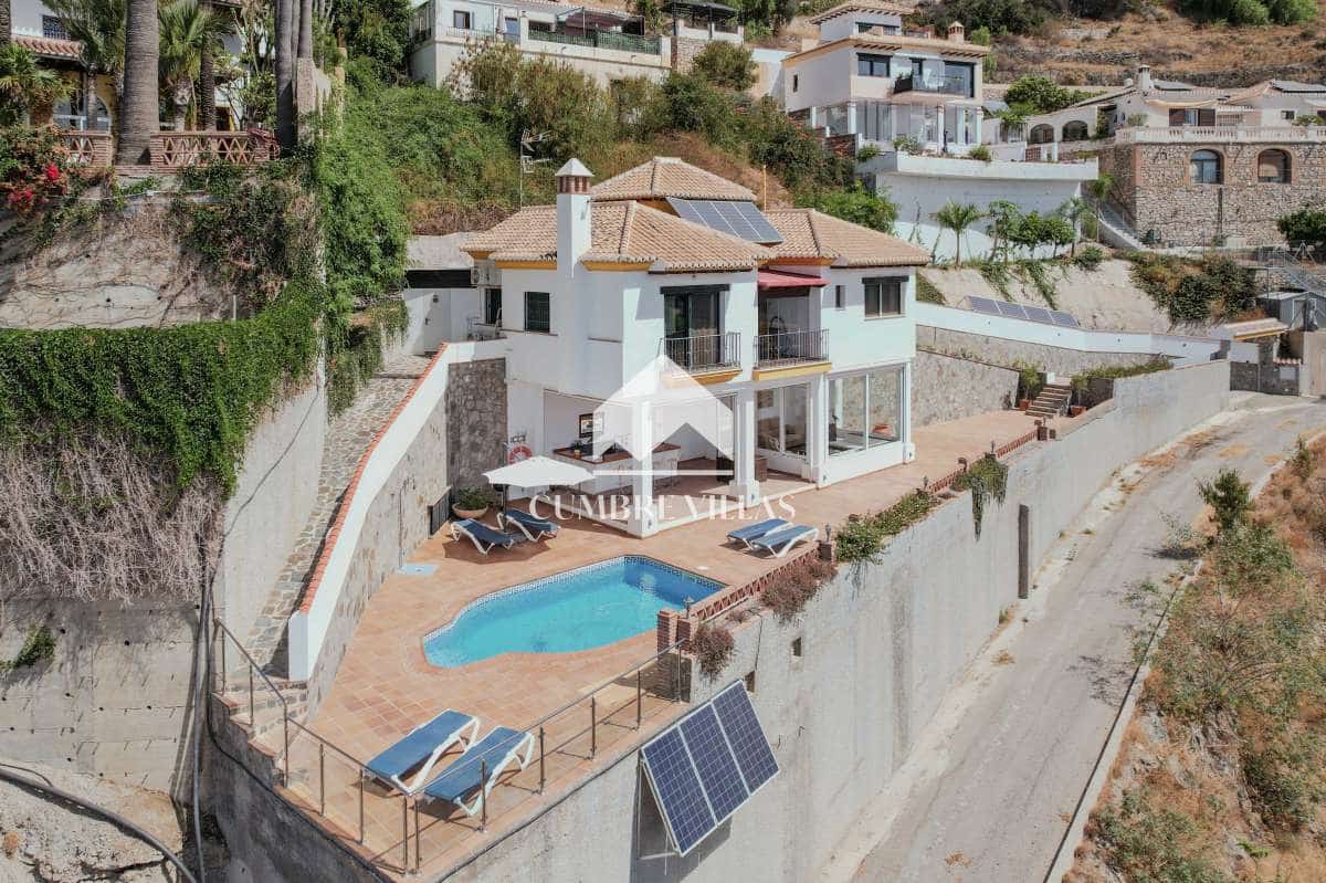 2 bedroom Villa for sale in Almunecar with pool - € 745,000 (Ref: 9694529)