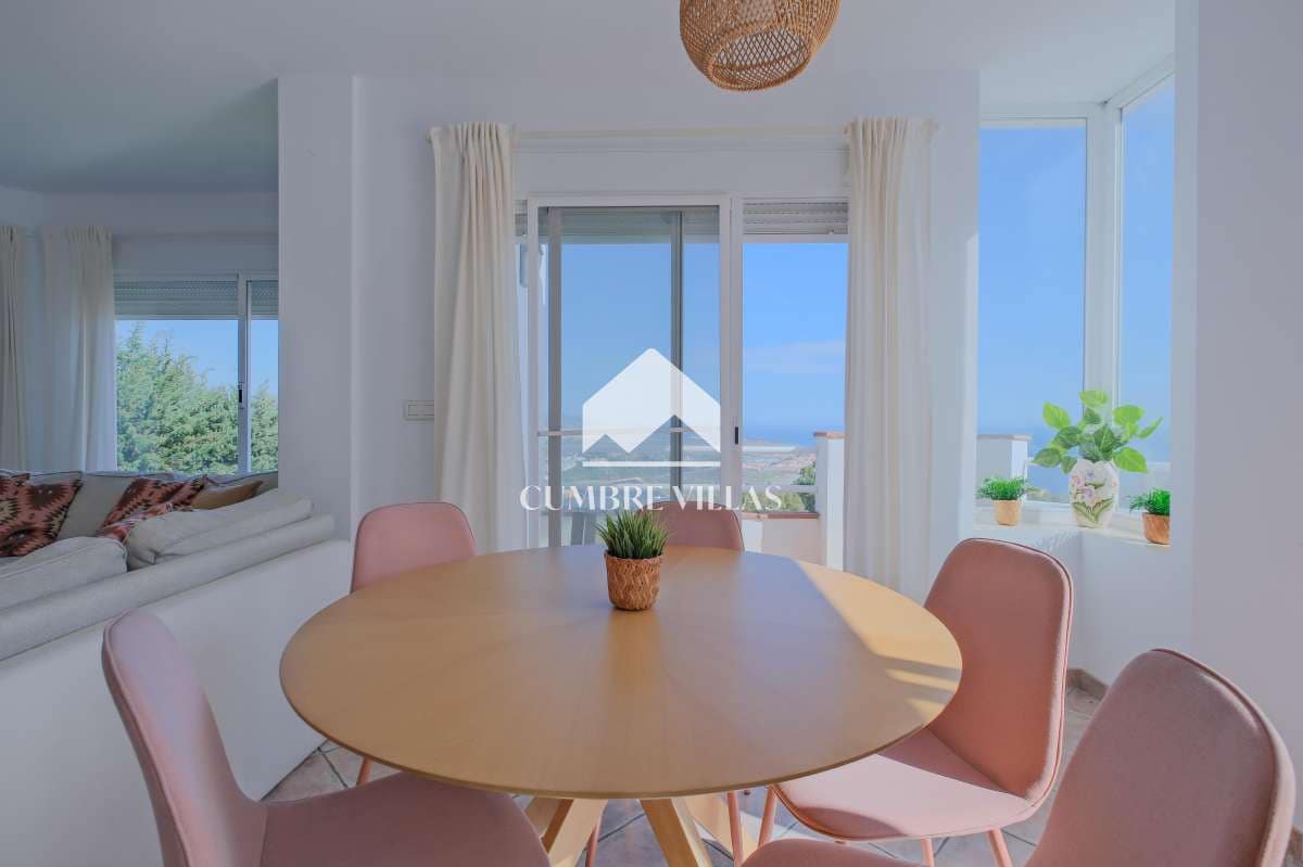 4 quarto Moradia para venda em Salobrena com piscina - 639 000 € (Ref: 9737349)