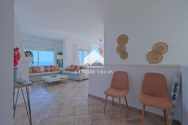 Chalet de 4 habitaciones en Salobreña en venta con piscina - 639.000 € (Ref: 9737349)