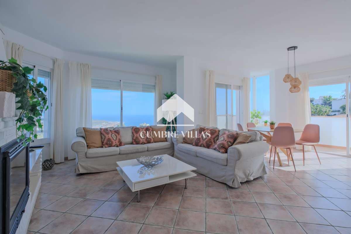 4 quarto Moradia para venda em Salobrena com piscina - 639 000 € (Ref: 9737349)