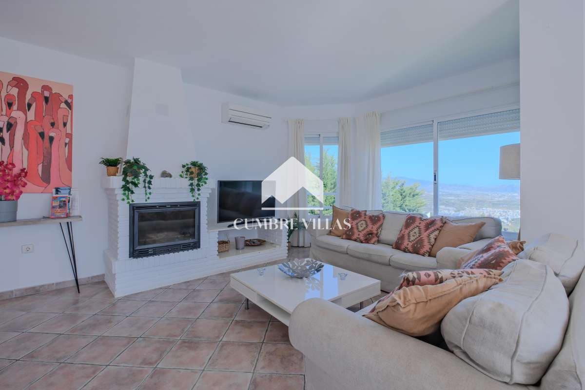 4 quarto Moradia para venda em Salobrena com piscina - 639 000 € (Ref: 9737349)