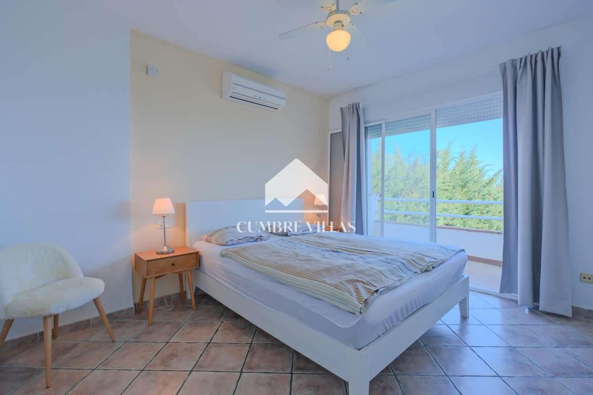 4 quarto Moradia para venda em Salobrena com piscina - 639 000 € (Ref: 9737349)