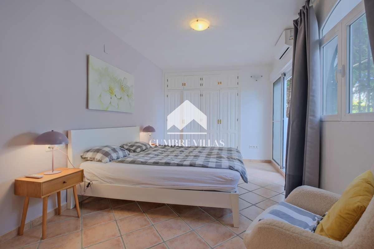 4 quarto Moradia para venda em Salobrena com piscina - 639 000 € (Ref: 9737349)