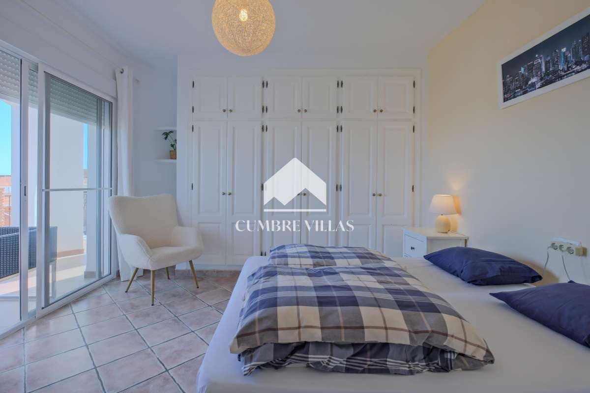 4 quarto Moradia para venda em Salobrena com piscina - 639 000 € (Ref: 9737349)