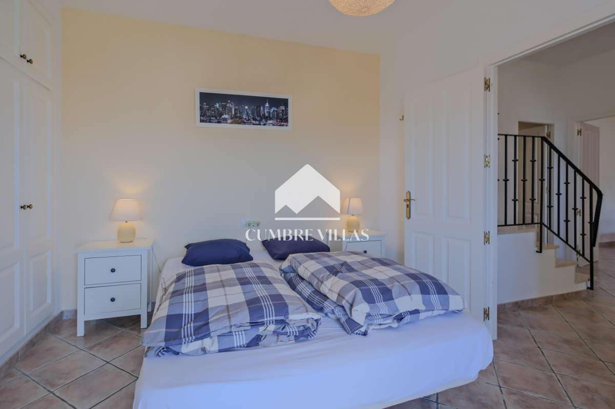 4 quarto Moradia para venda em Salobrena com piscina - 639 000 € (Ref: 9737349)