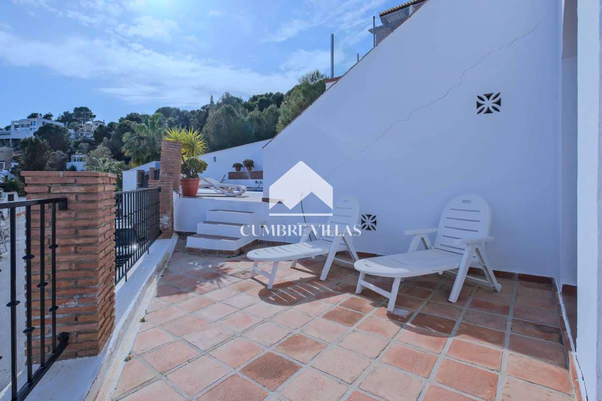 4 quarto Moradia para venda em Salobrena com piscina - 639 000 € (Ref: 9737349)