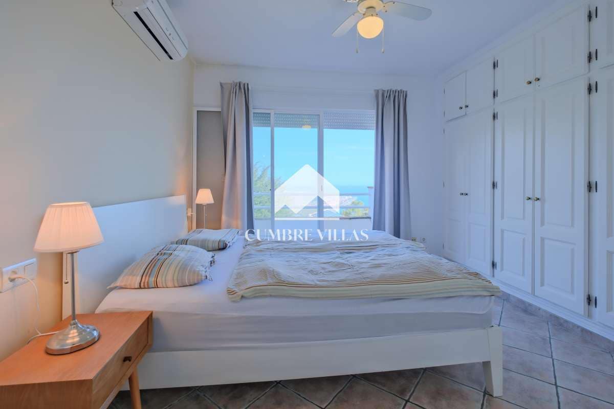 4 quarto Moradia para venda em Salobrena com piscina - 639 000 € (Ref: 9737349)