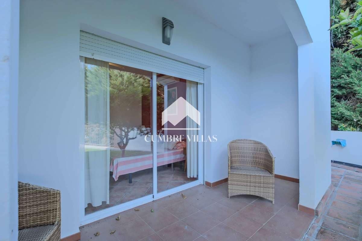 4 quarto Moradia para venda em Salobrena com piscina - 639 000 € (Ref: 9737349)