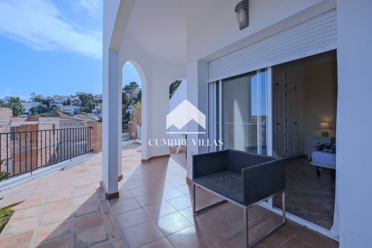 4 quarto Moradia para venda em Salobrena com piscina - 639 000 € (Ref: 9737349)