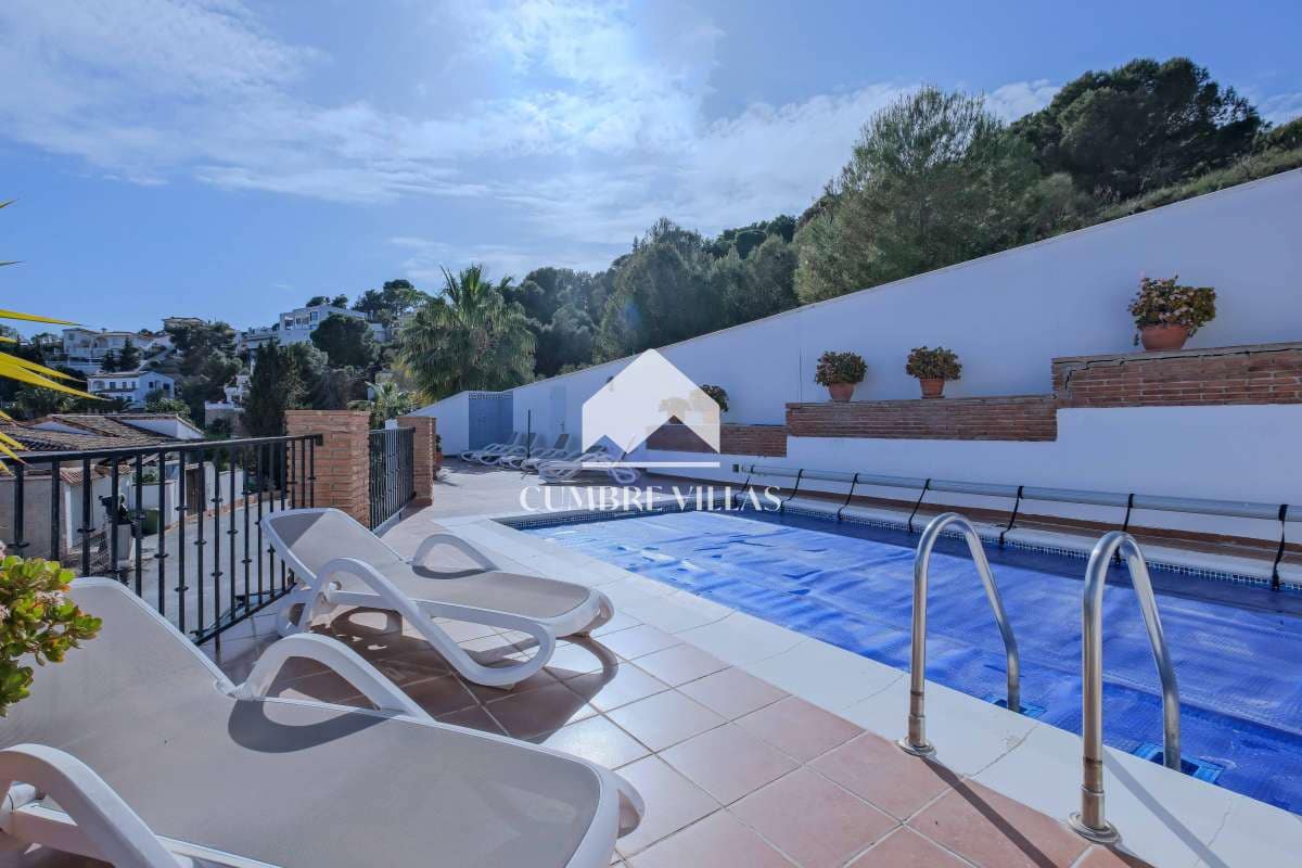 4 quarto Moradia para venda em Salobrena com piscina - 639 000 € (Ref: 9737349)
