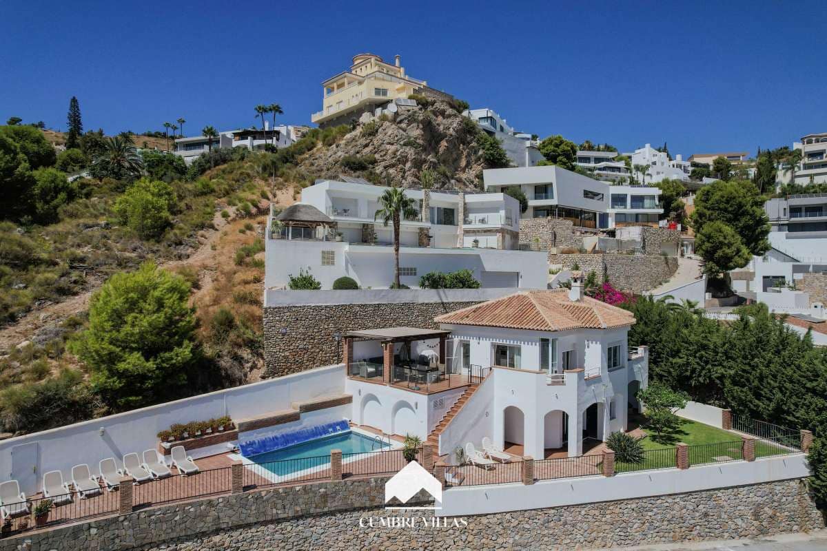 4 bedroom Villa for sale in Salobrena with pool - € 639,000 (Ref: 9737349)