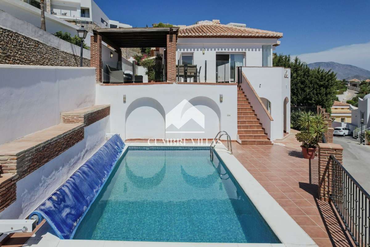4 bedroom Villa for sale in Salobrena with pool - € 639,000 (Ref: 9737349)