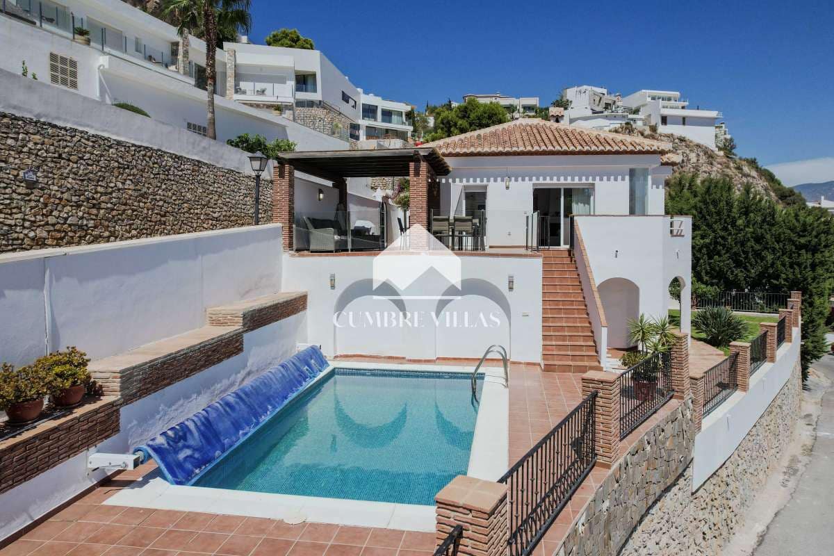 4 bedroom Villa for sale in Salobrena with pool - € 639,000 (Ref: 9737349)