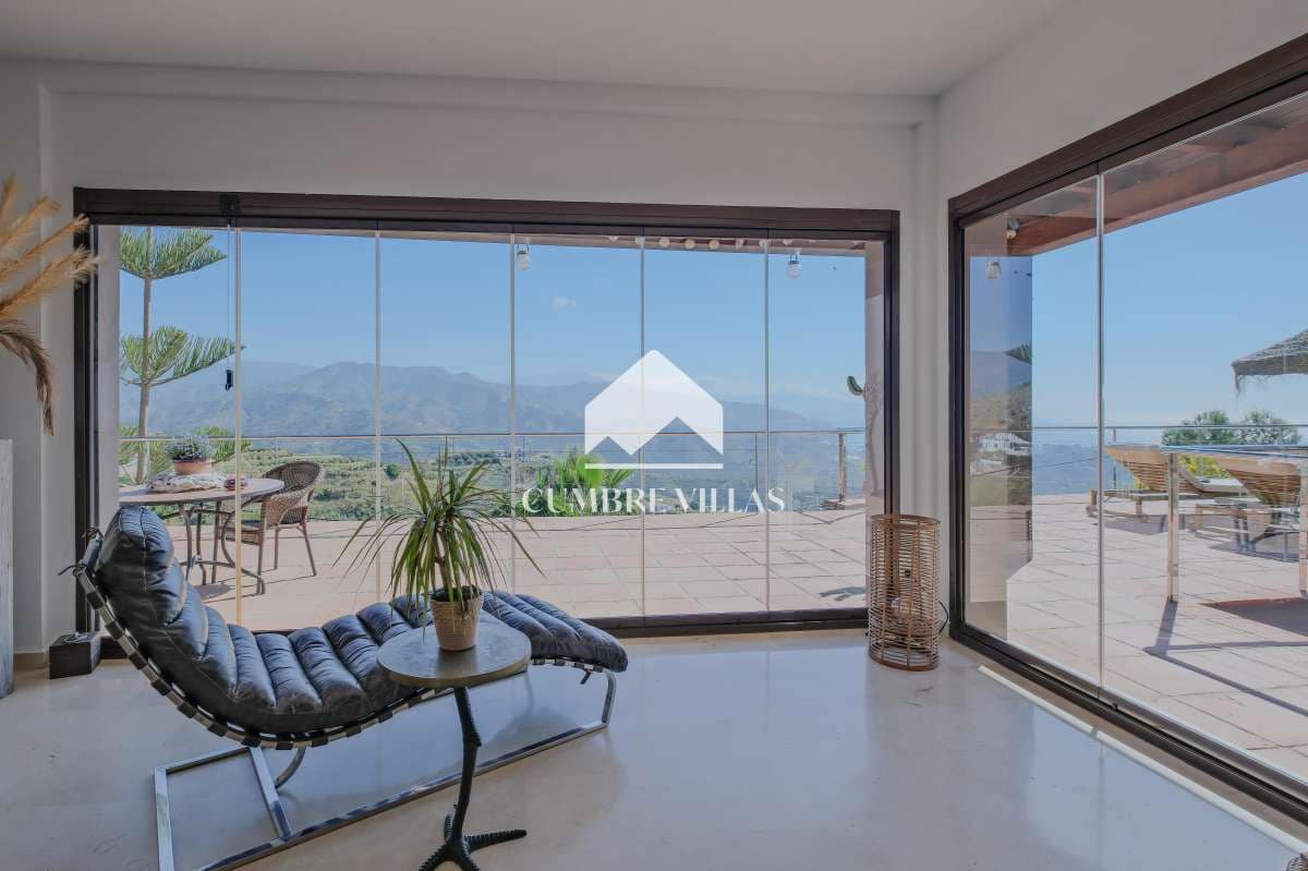 4 soverom Villa til salgs i Salobrena med svømmebasseng - € 1 150 000 (Ref: 9761545)