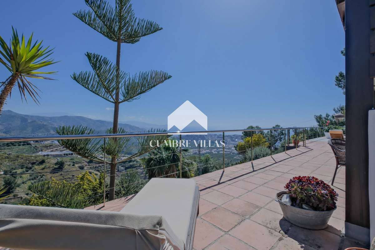 4 soverom Villa til salgs i Salobrena med svømmebasseng - € 1 150 000 (Ref: 9761545)