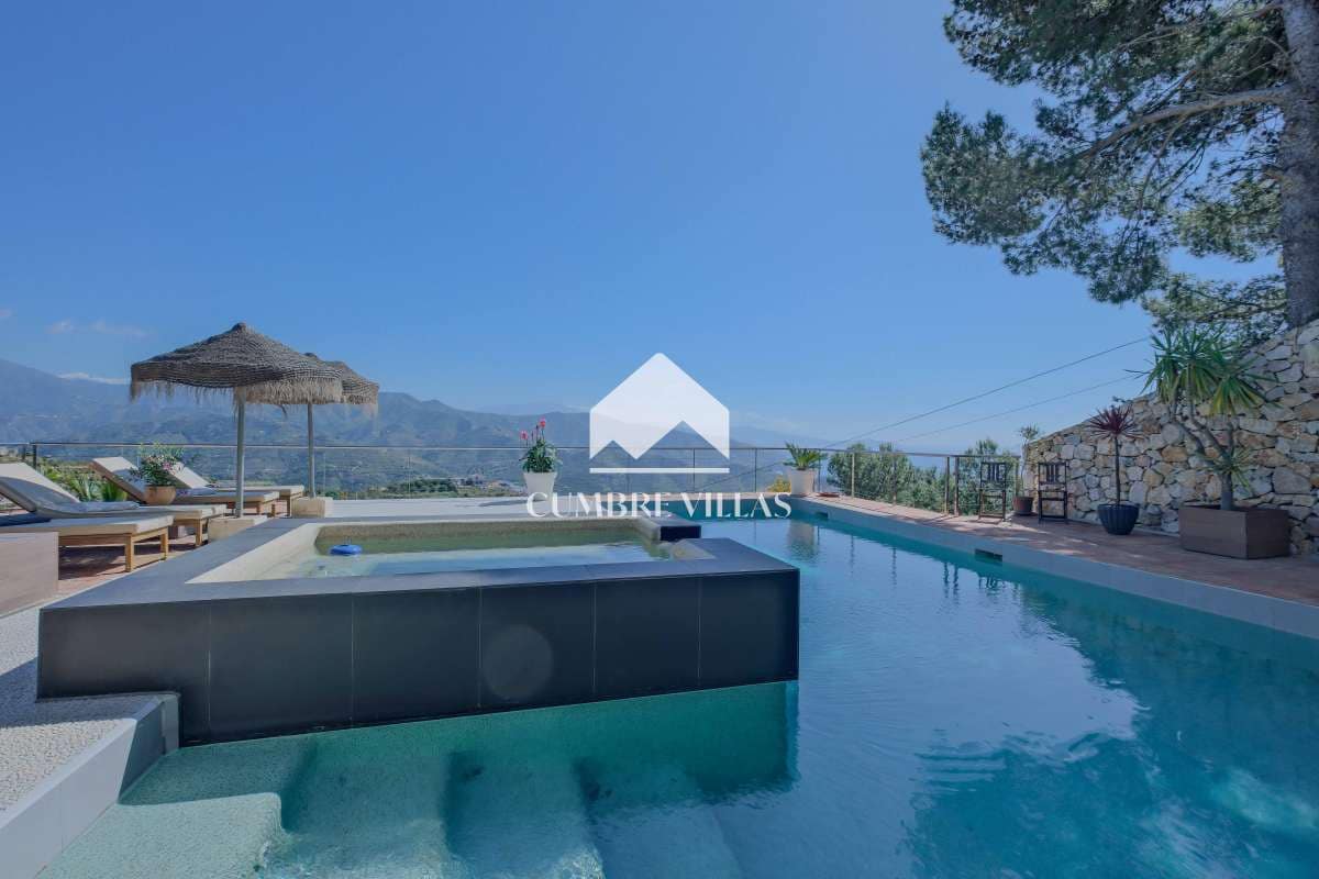 4 soverom Villa til salgs i Salobrena med svømmebasseng - € 1 150 000 (Ref: 9761545)