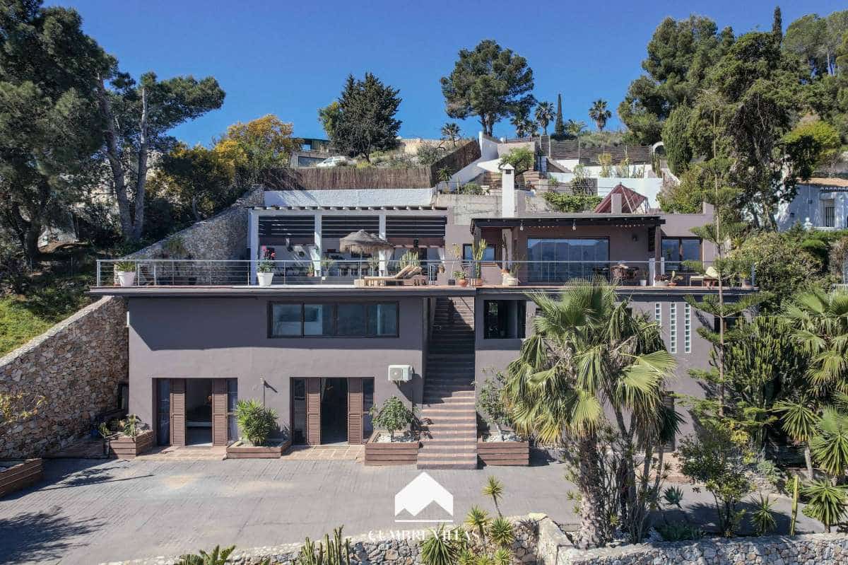 4 soverom Villa til salgs i Salobrena med svømmebasseng - € 1 150 000 (Ref: 9761545)