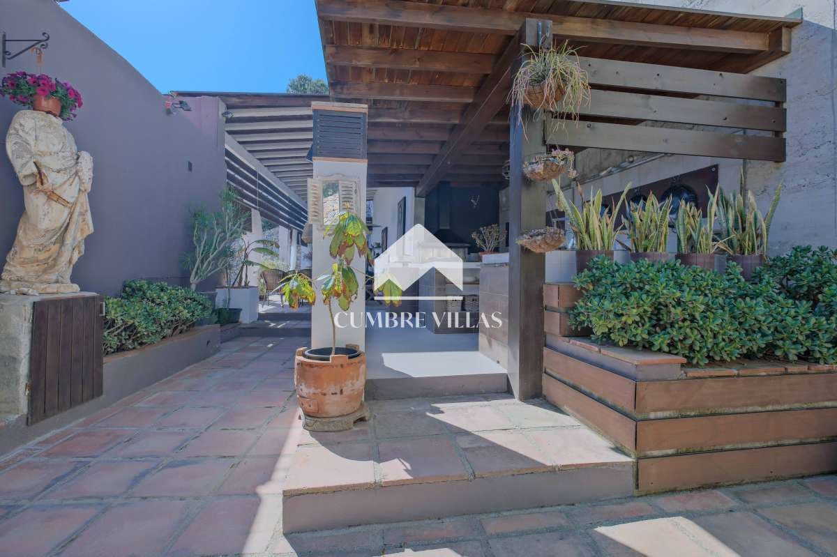 4 soverom Villa til salgs i Salobrena med svømmebasseng - € 1 150 000 (Ref: 9761545)