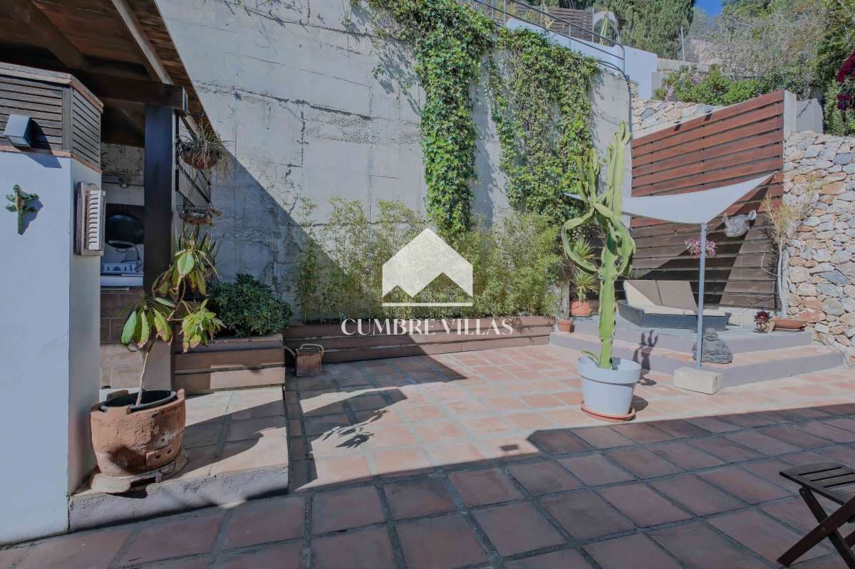 4 soverom Villa til salgs i Salobrena med svømmebasseng - € 1 150 000 (Ref: 9761545)