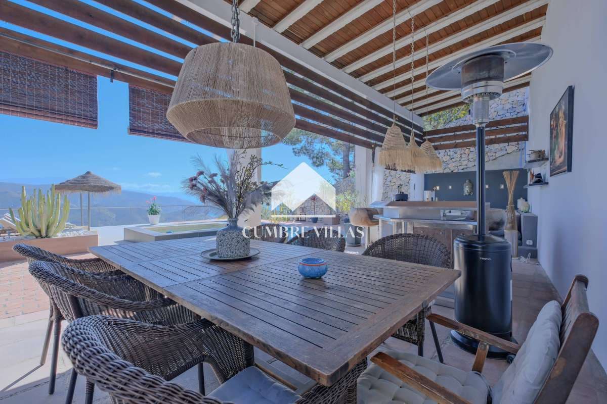 4 soverom Villa til salgs i Salobrena med svømmebasseng - € 1 150 000 (Ref: 9761545)