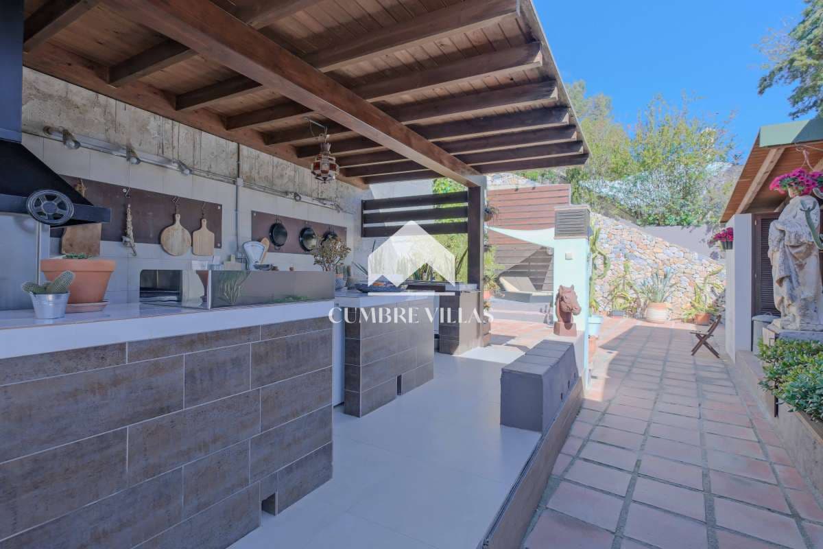 4 soverom Villa til salgs i Salobrena med svømmebasseng - € 1 150 000 (Ref: 9761545)