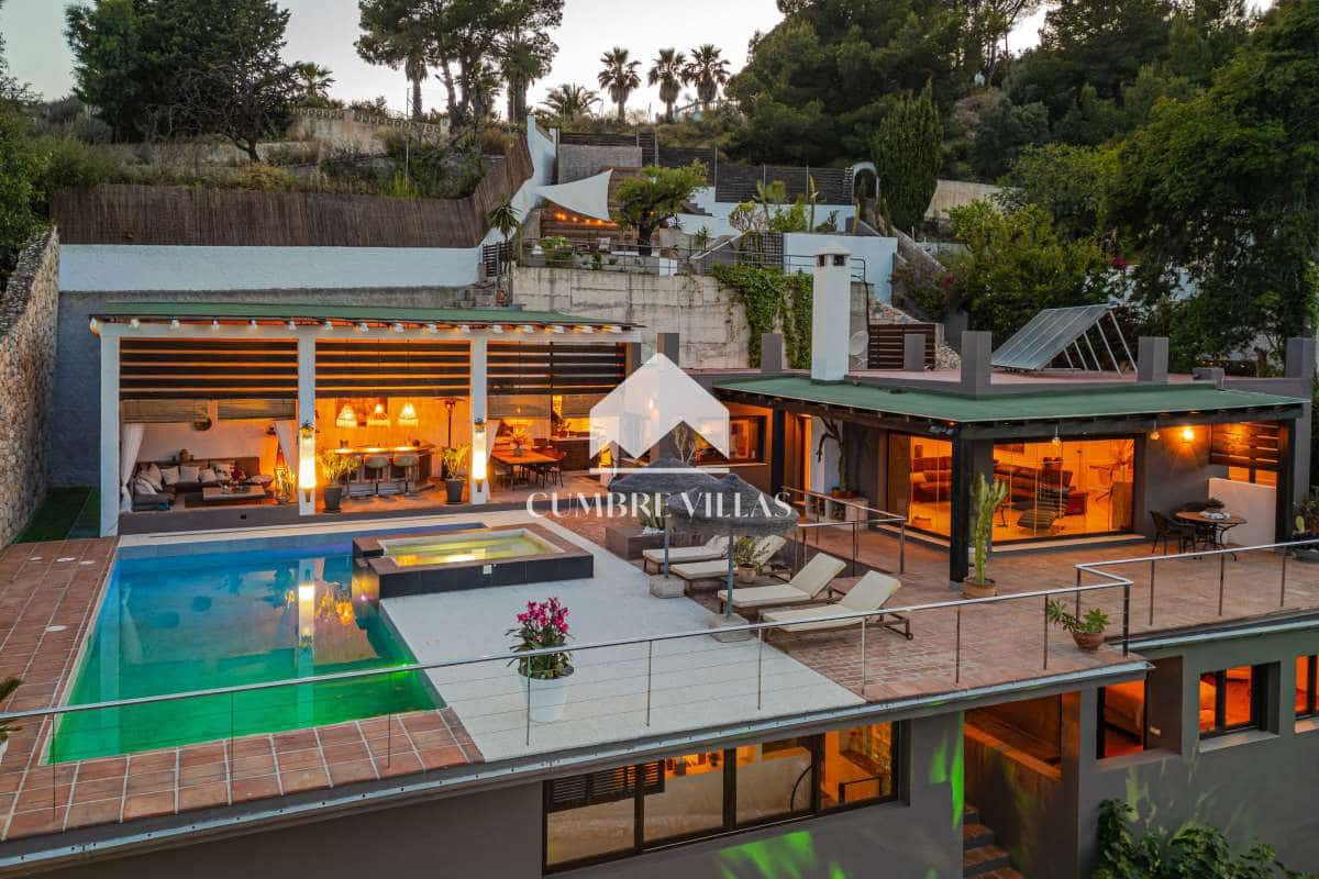 4 bedroom Villa for sale in Almunecar with pool - € 1,150,000 (Ref: 9761545)