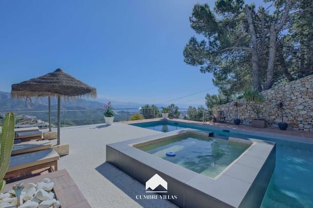 Chalet de 4 habitaciones en Almuñécar en venta con piscina - 1.090.000 € (Ref: 9761545)