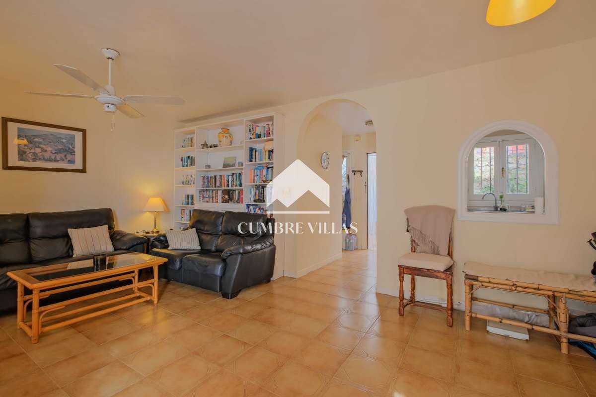 3 makuuhuone Huvila myytävänä paikassa Salobrena mukana uima-altaan - 299 000 € (Ref: 9761546)