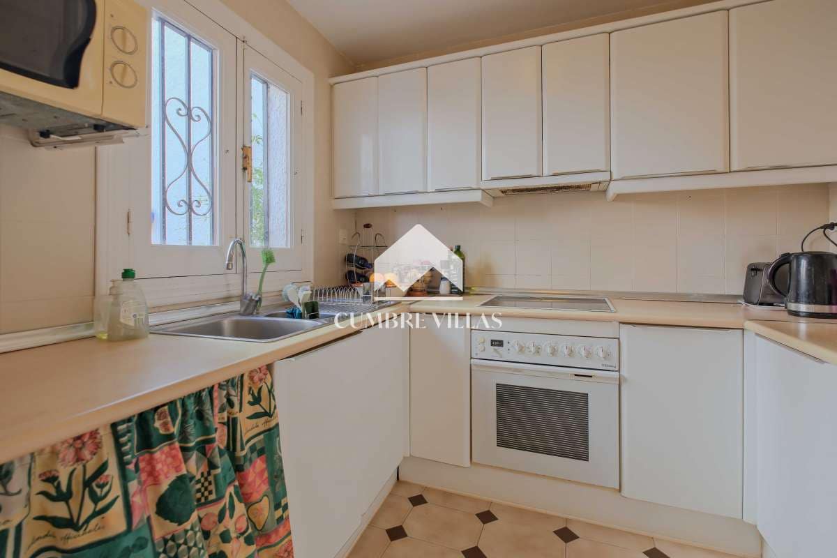 3 makuuhuone Huvila myytävänä paikassa Salobrena mukana uima-altaan - 299 000 € (Ref: 9761546)