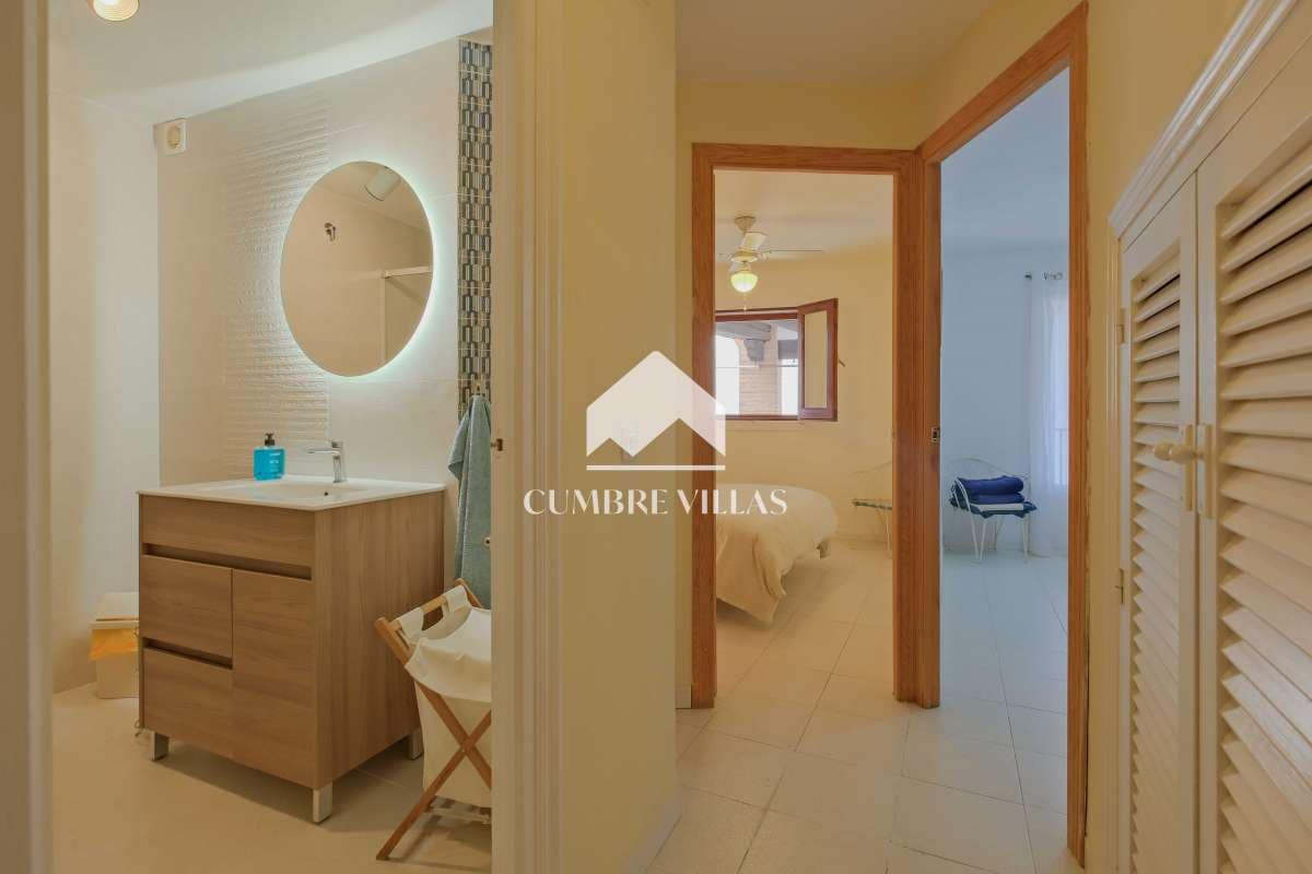 3 makuuhuone Huvila myytävänä paikassa Salobrena mukana uima-altaan - 299 000 € (Ref: 9761546)