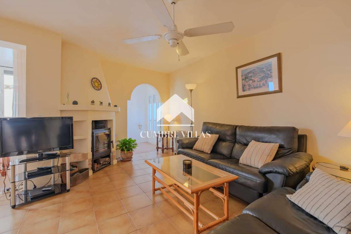 3 makuuhuone Huvila myytävänä paikassa Salobrena mukana uima-altaan - 299 000 € (Ref: 9761546)