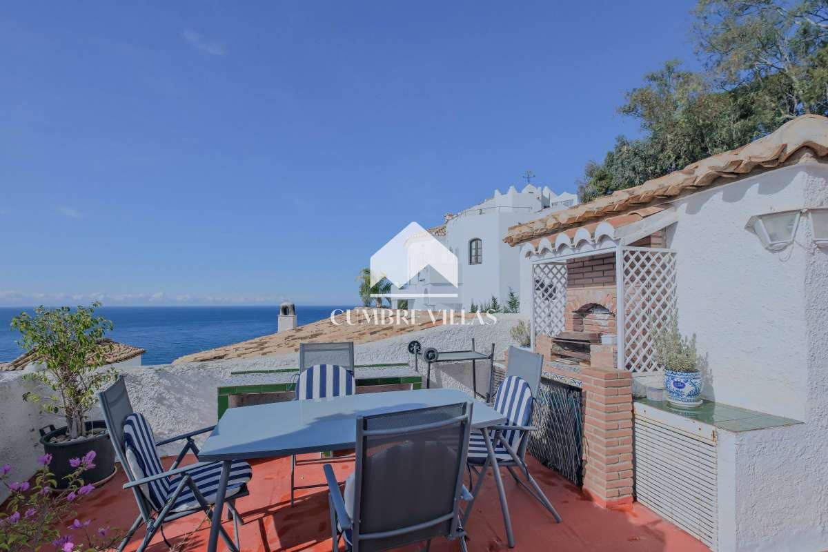 3 makuuhuone Huvila myytävänä paikassa Salobrena mukana uima-altaan - 299 000 € (Ref: 9761546)