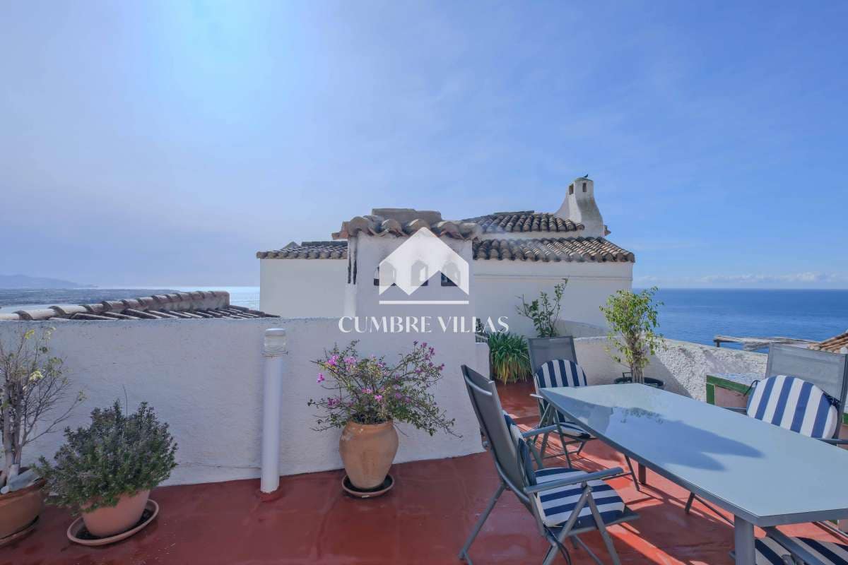 3 makuuhuone Huvila myytävänä paikassa Salobrena mukana uima-altaan - 299 000 € (Ref: 9761546)