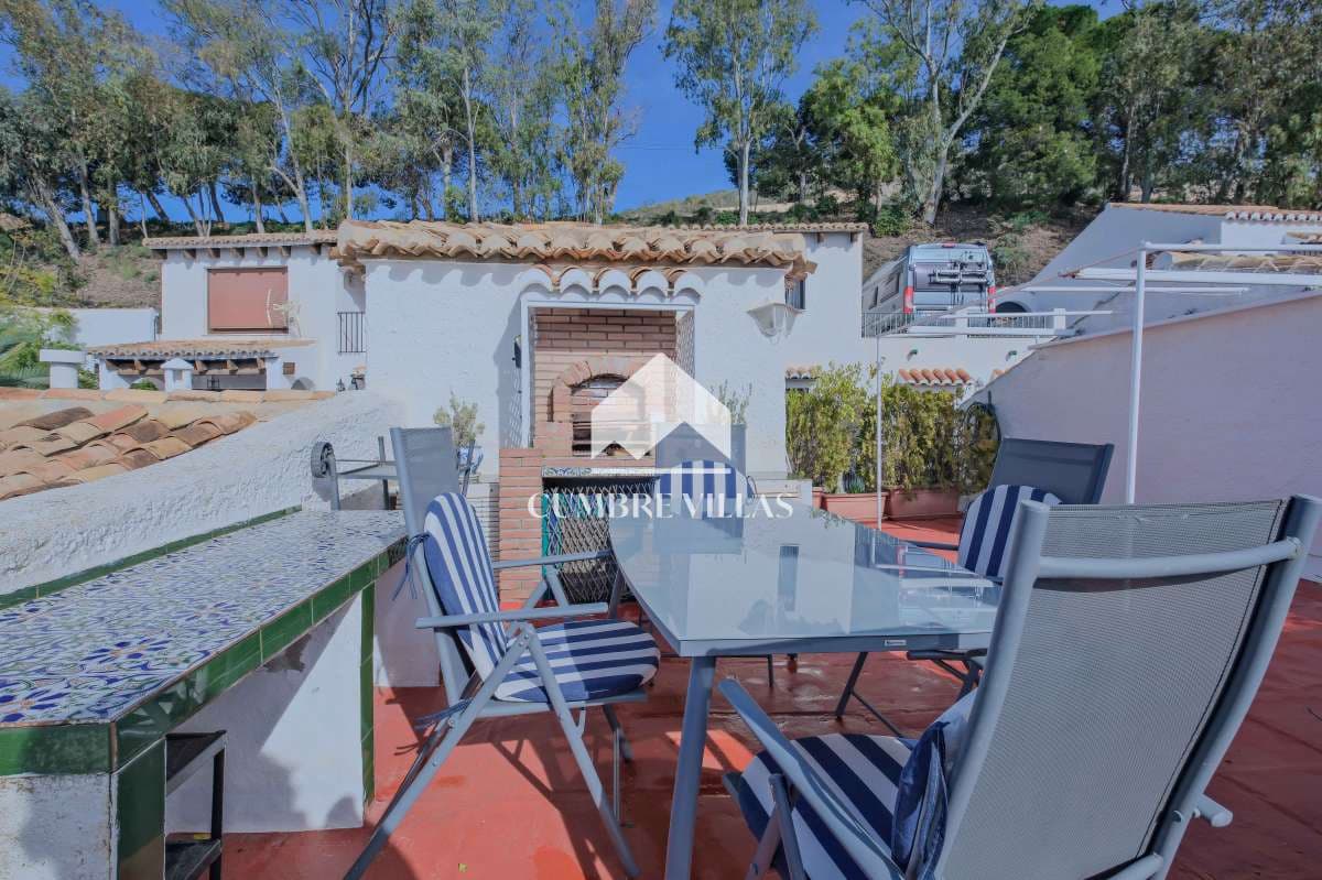 3 makuuhuone Huvila myytävänä paikassa Salobrena mukana uima-altaan - 299 000 € (Ref: 9761546)