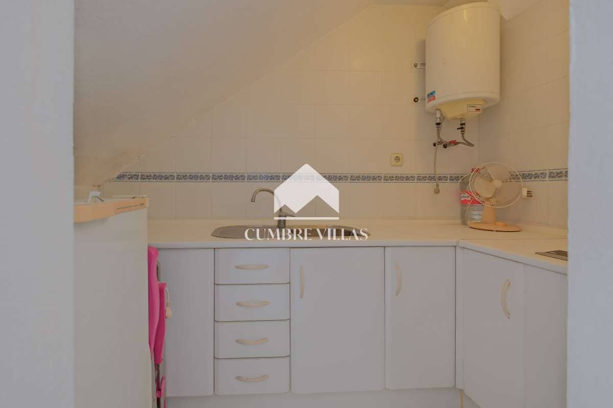 3 makuuhuone Huvila myytävänä paikassa Salobrena mukana uima-altaan - 299 000 € (Ref: 9761546)