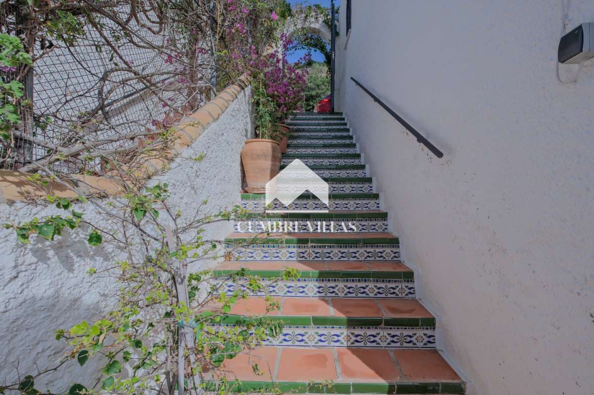 3 makuuhuone Huvila myytävänä paikassa Salobrena mukana uima-altaan - 299 000 € (Ref: 9761546)