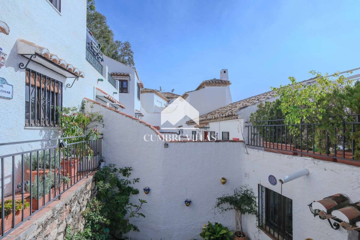 3 makuuhuone Huvila myytävänä paikassa Salobrena mukana uima-altaan - 299 000 € (Ref: 9761546)