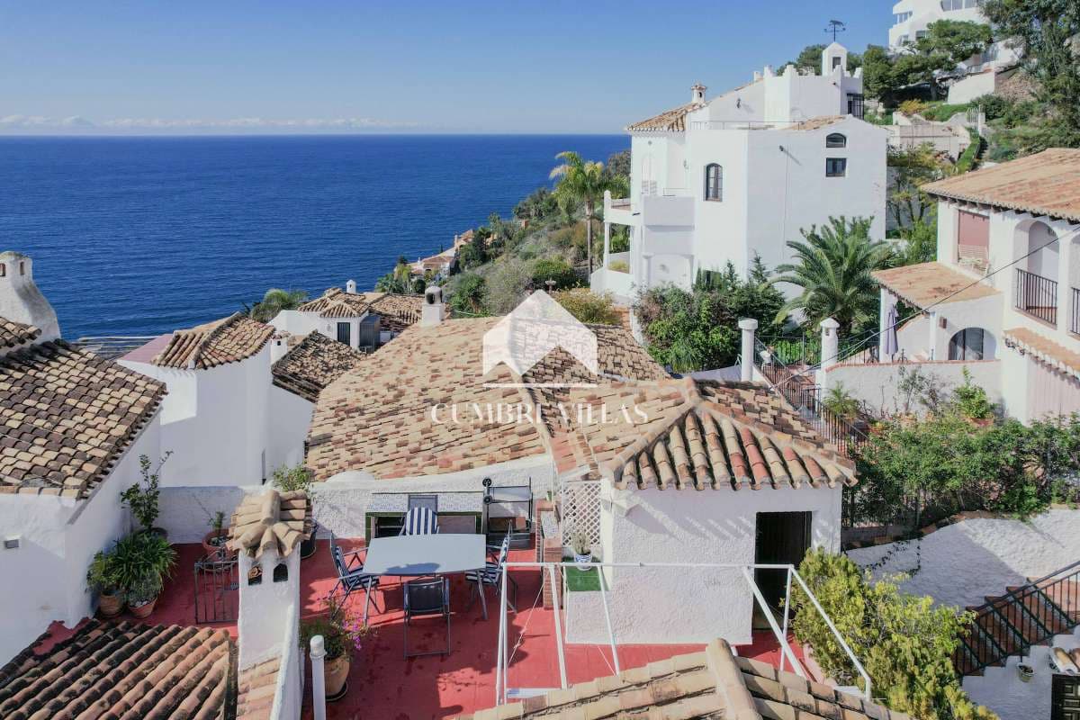 3 makuuhuone Huvila myytävänä paikassa Salobrena mukana uima-altaan - 299 000 € (Ref: 9761546)