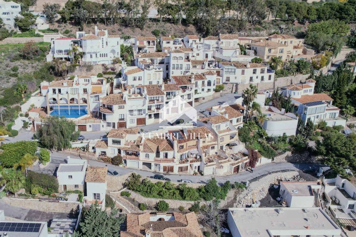 3 makuuhuone Huvila myytävänä paikassa Salobrena mukana uima-altaan - 299 000 € (Ref: 9761546)