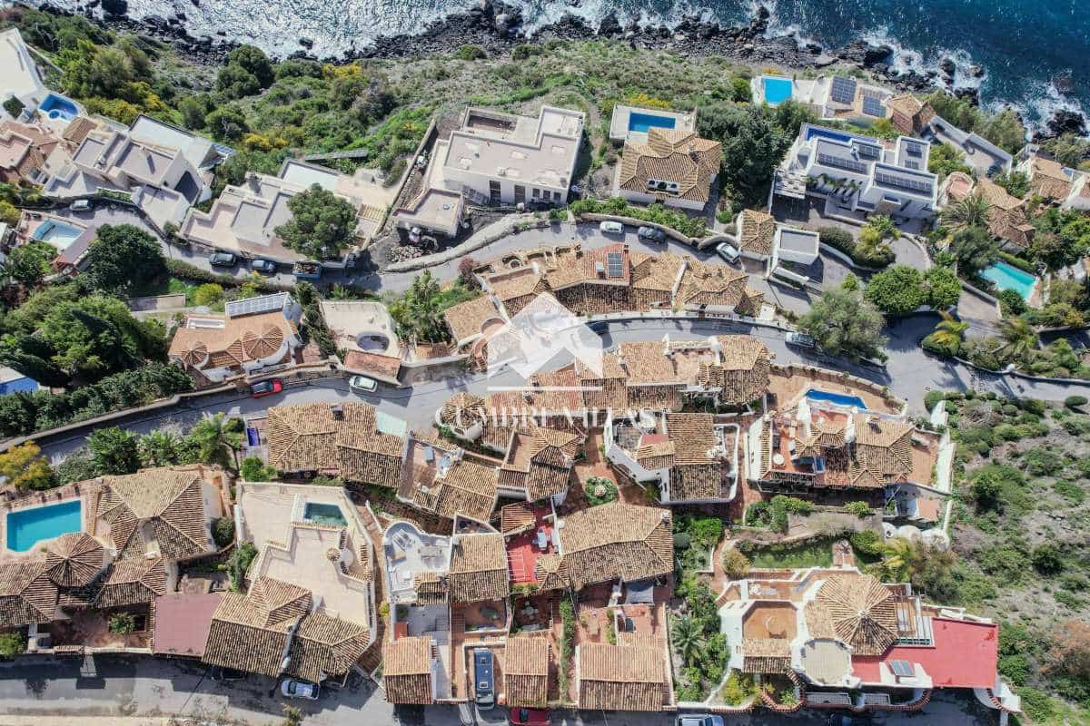 3 makuuhuone Huvila myytävänä paikassa Salobrena mukana uima-altaan - 299 000 € (Ref: 9761546)