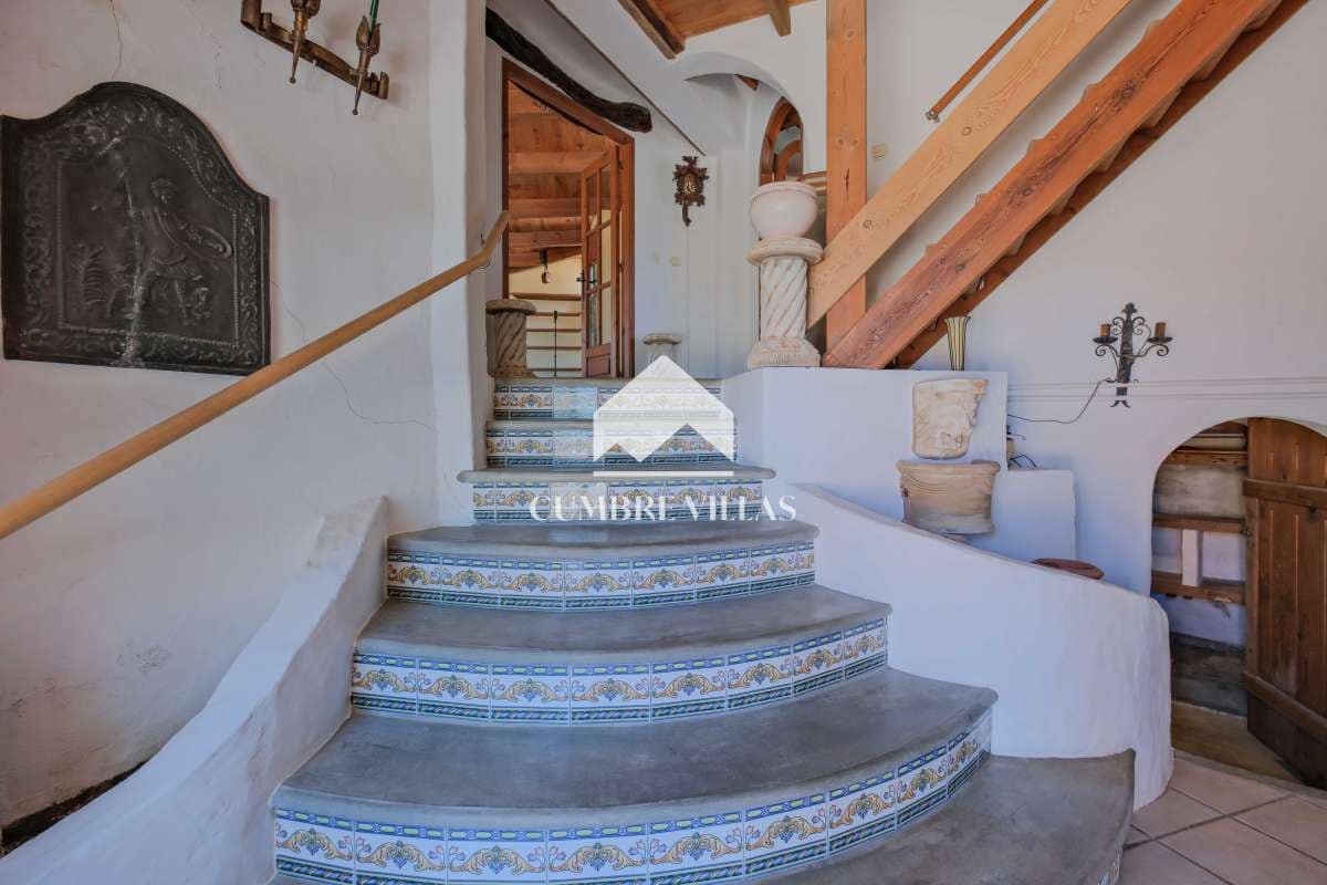 6 bedroom Finca/Country House for sale in Almunecar with pool garage - € 975,000 (Ref: 9821856)