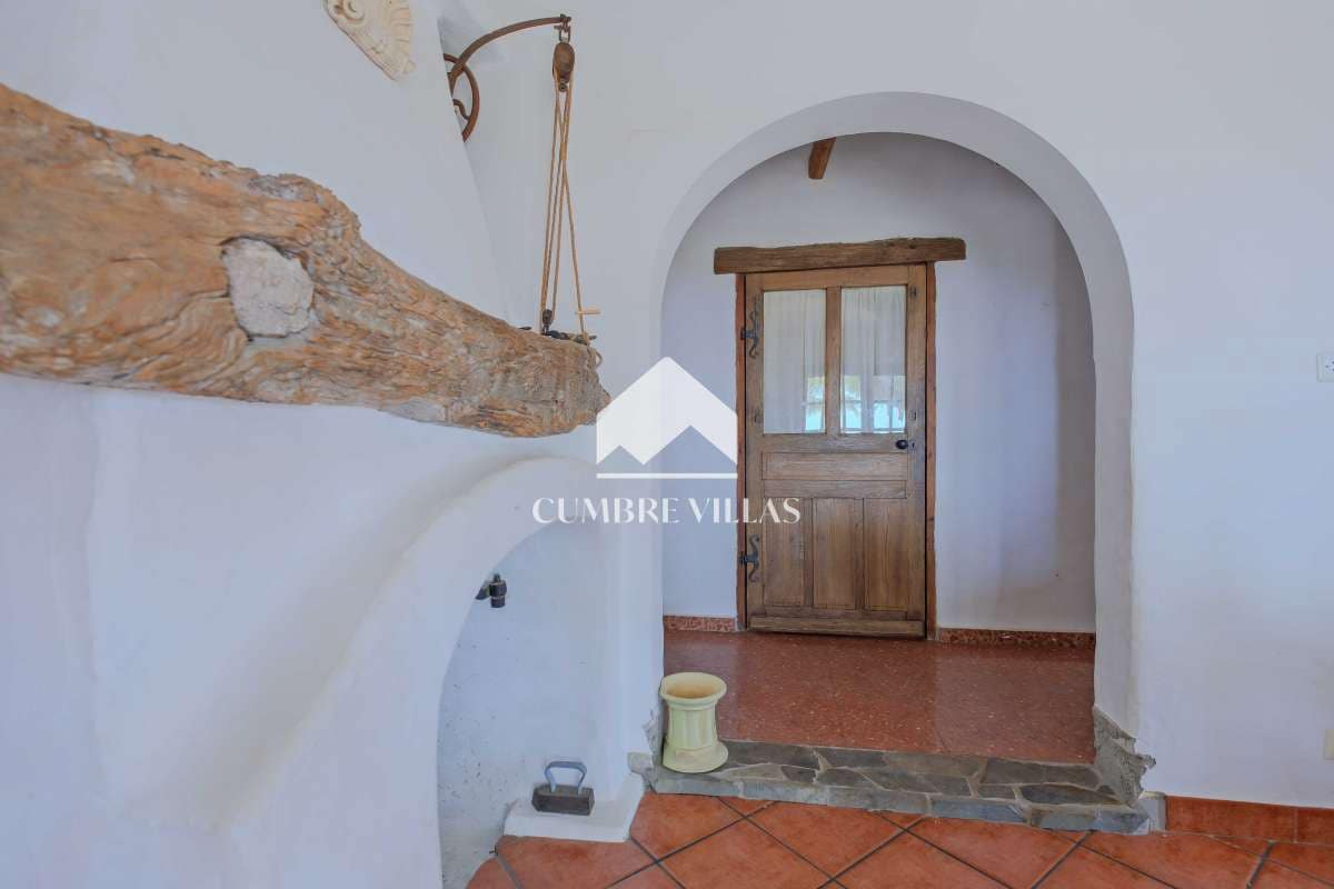 6 bedroom Finca/Country House for sale in Almunecar with pool garage - € 975,000 (Ref: 9821856)