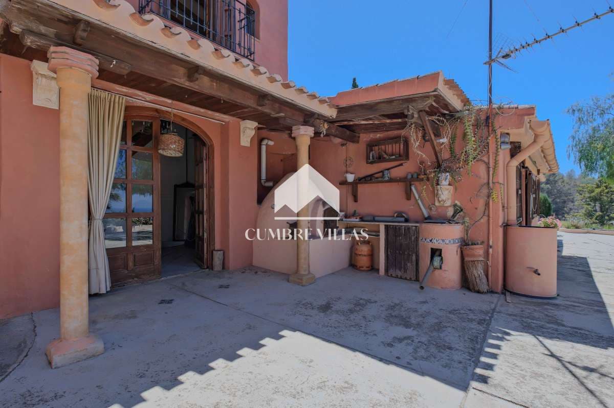 6 bedroom Finca/Country House for sale in Almunecar with pool garage - € 975,000 (Ref: 9821856)