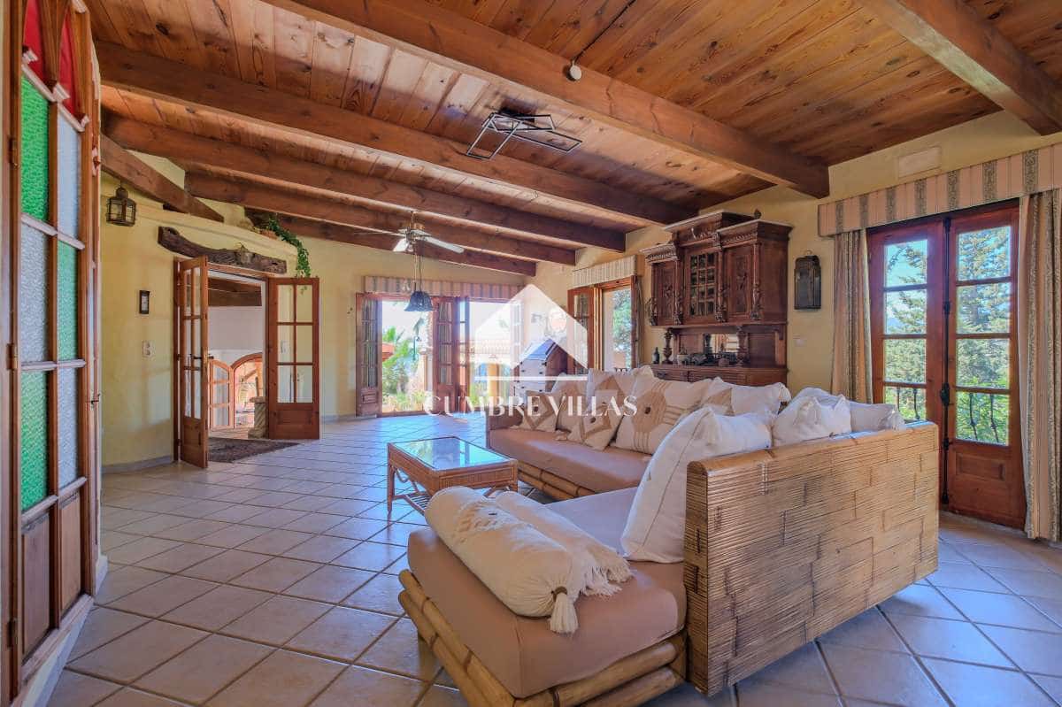 6 bedroom Finca/Country House for sale in Almunecar with pool garage - € 975,000 (Ref: 9821856)