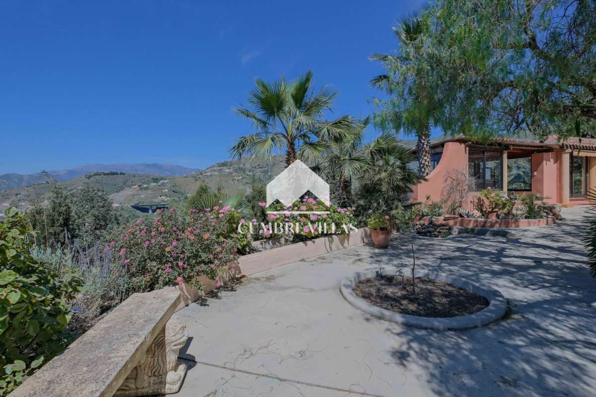 6 bedroom Finca/Country House for sale in Almunecar with pool garage - € 975,000 (Ref: 9821856)